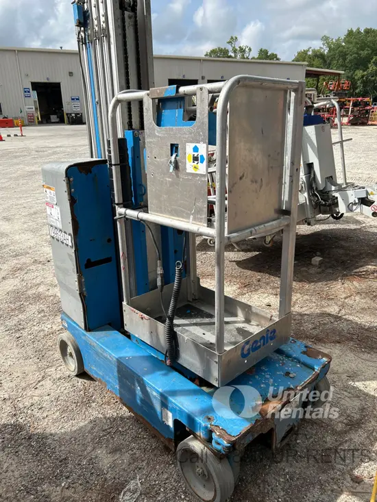 2017 Genie GR-20 Self-Propelled One-Person Lift