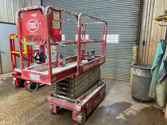 2019 MEC MICRO 19 Scissor Lift