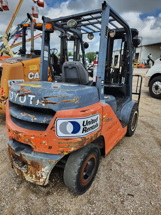 2019 Toyota 8FD35U Warehouse Forklift