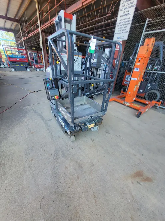 2018 JLG 20MVL Self-Propelled One-Person Lift