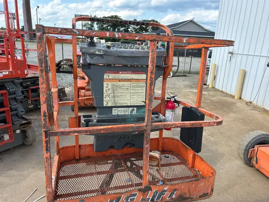 2013 JLG E400AJPN Articulating Boom Lift