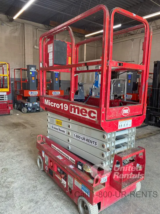 2018 MEC MICRO 19 Scissor Lift