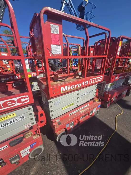 2019 MEC MICRO 19 Scissor Lift