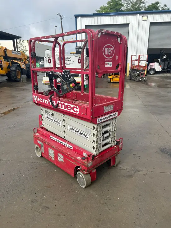 2018 MEC MICRO 19 Scissor Lift