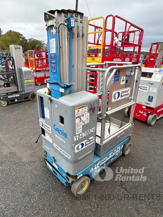 2016 Genie GR-20 Self-Propelled One-Person Lift