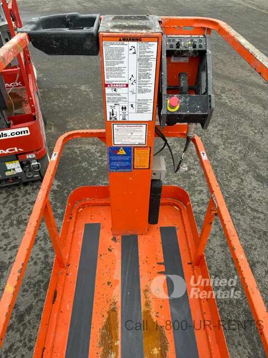 2016 JLG 1230ES Self-Propelled One-Person Lift