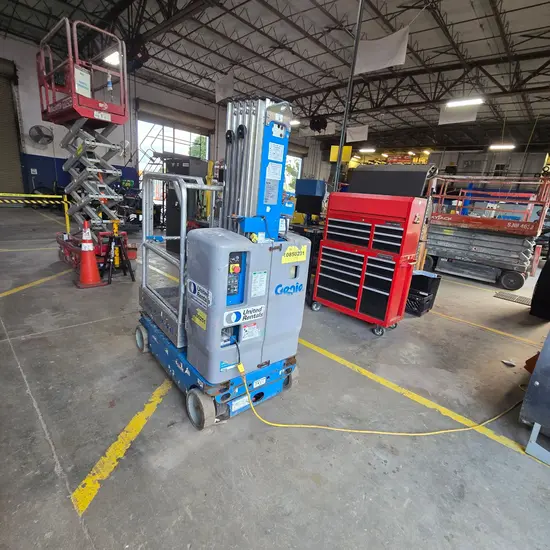 2018 Genie GR-20 Self-Propelled One-Person Lift