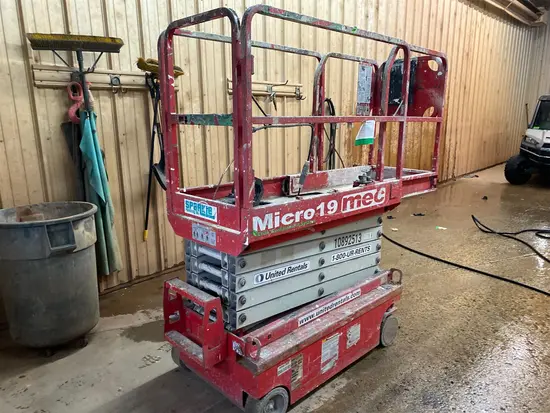 2019 MEC MICRO 19 Scissor Lift