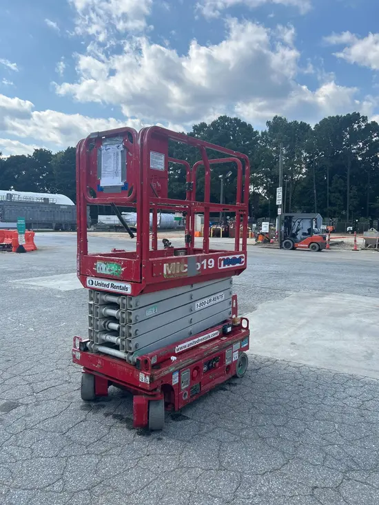 2019 MEC MICRO 19 Scissor Lift