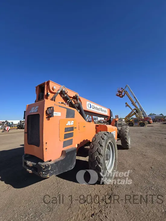 2018 SKYTRAK 8042 Forklift