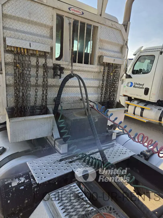 2020 Freightliner CA113DCD6X4