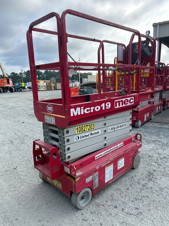 2018 MEC MICRO 19 Scissor Lift