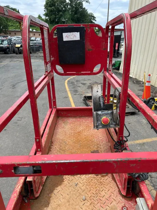 2019 MEC MICRO 19 Scissor Lift