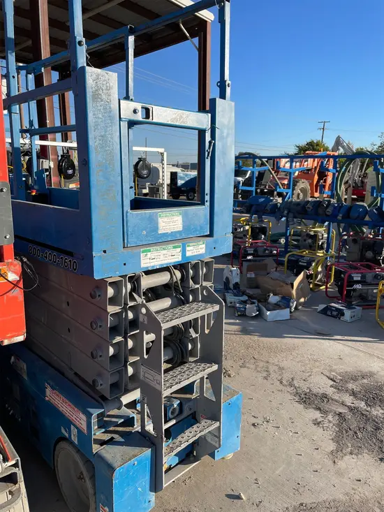 2016 Genie GS-3232 Scissor Lift