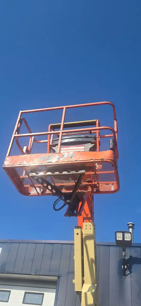 2017 JLG E450AJ Articulating Boom Lift