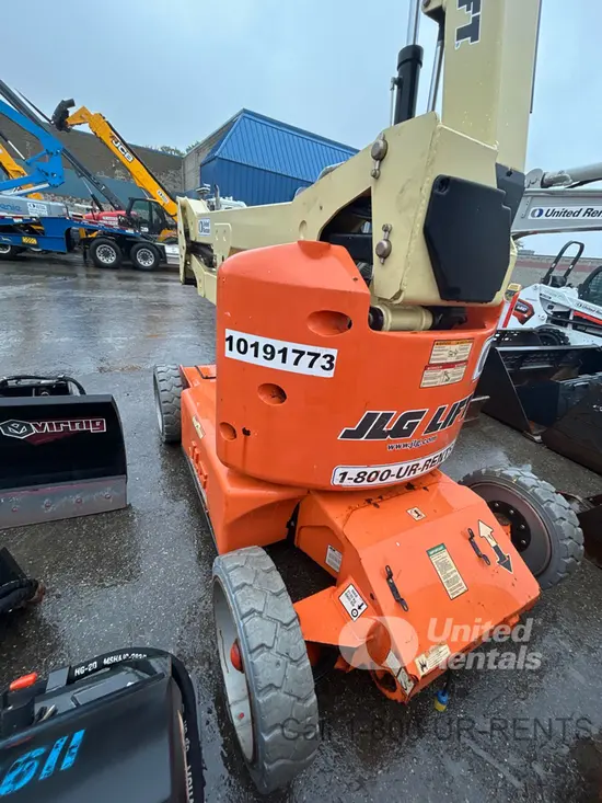 2013 JLG E450AJ Articulating Boom Lift