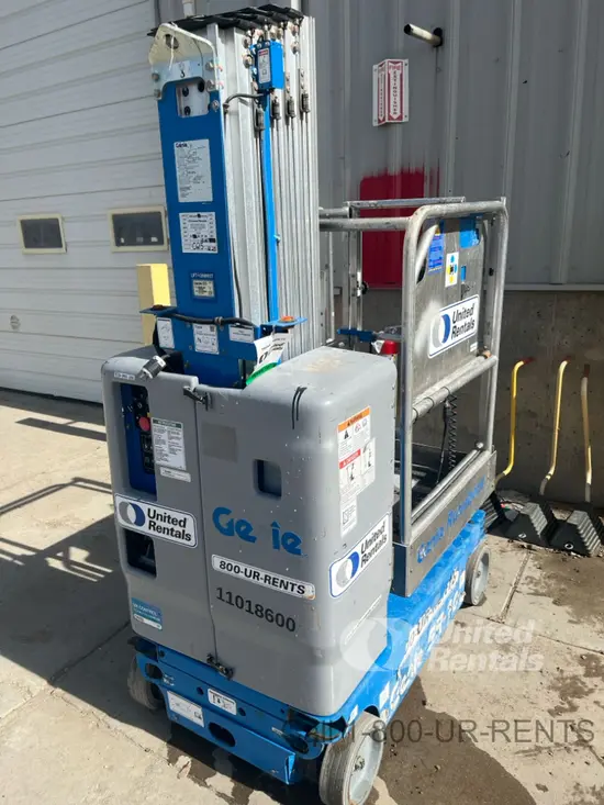 2019 Genie GR-20 Self-Propelled One-Person Lift
