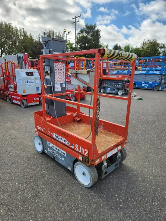 2018 Skyjack SJ12 Self-Propelled One-Person Lift