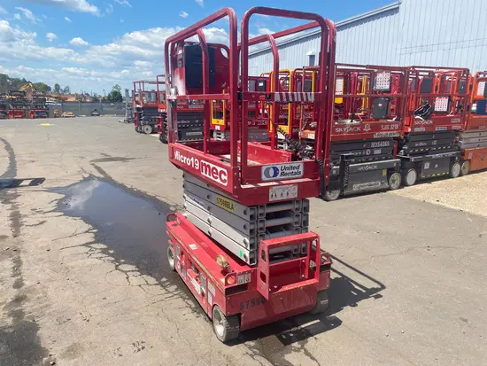 2018 MEC MICRO 19 Scissor Lift