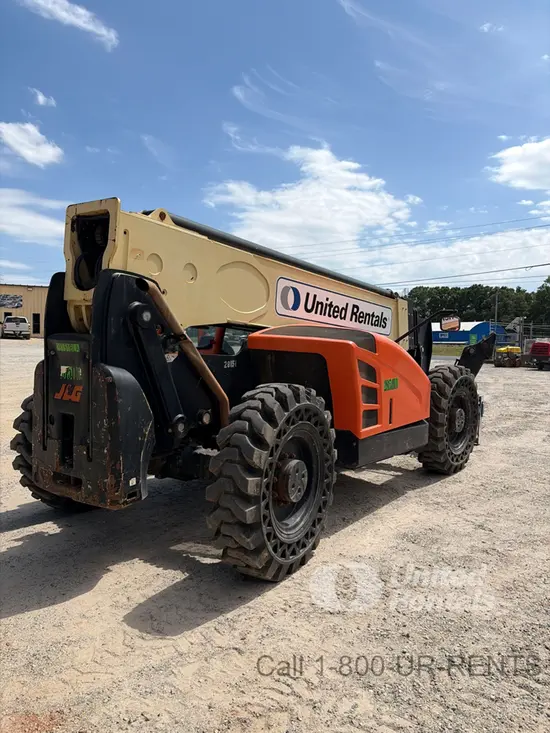 2016 JLG 1055 Forklift