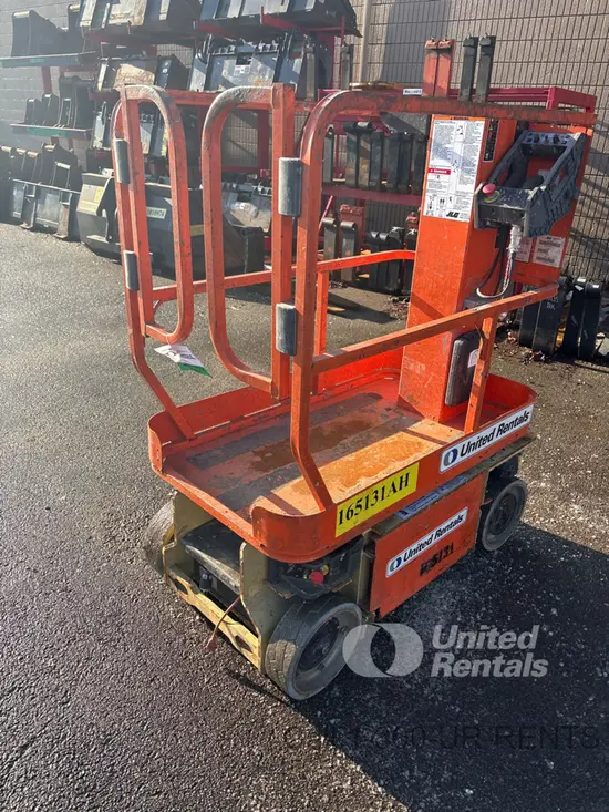2016 JLG 1230ES Self-Propelled One-Person Lift