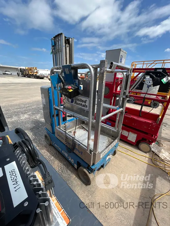 2018 Genie GR-20 Self-Propelled One-Person Lift