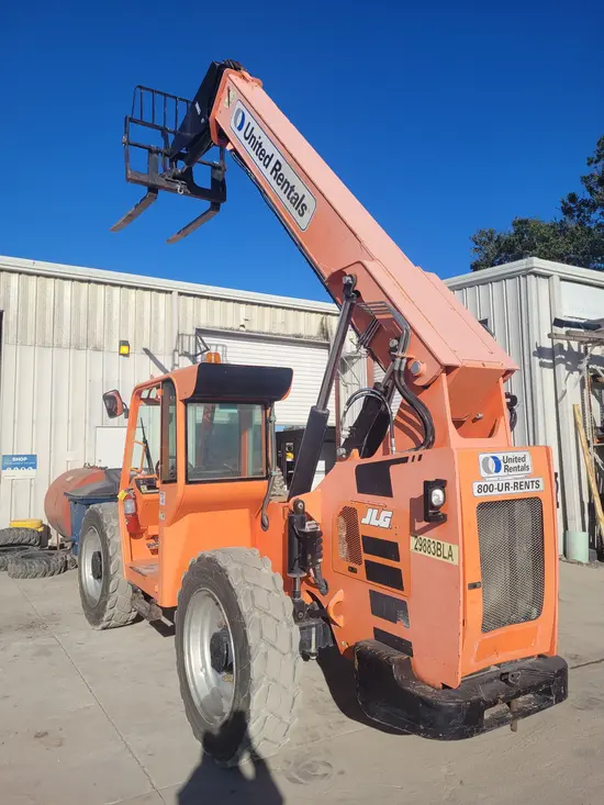 2016 SKYTRAK 6042 Forklift