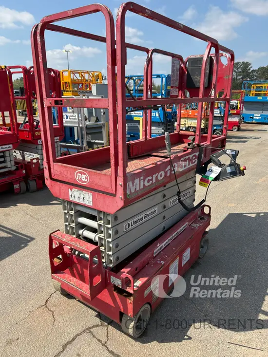 2019 MEC MICRO 19 Scissor Lift