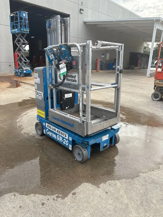 2016 Genie GR-20 Self-Propelled One-Person Lift