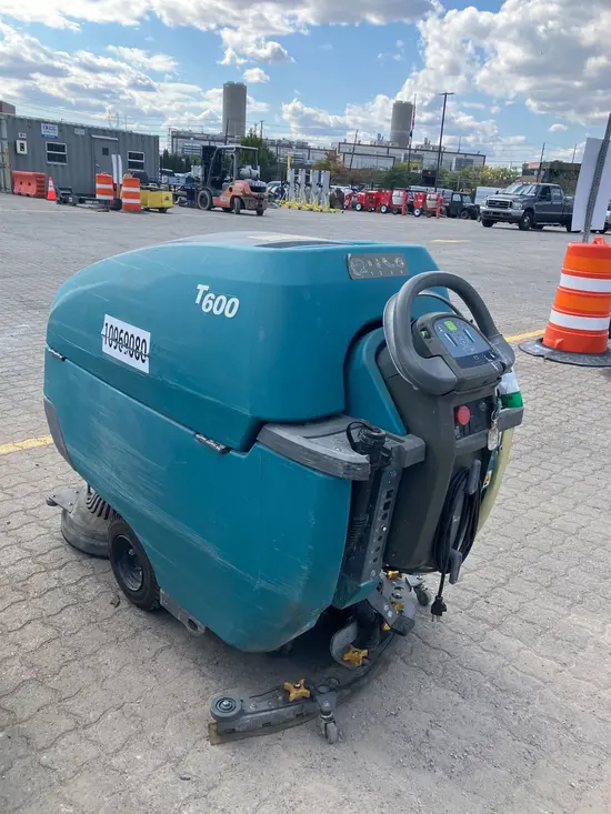 2019 Tennant T600-28 Scrubber
