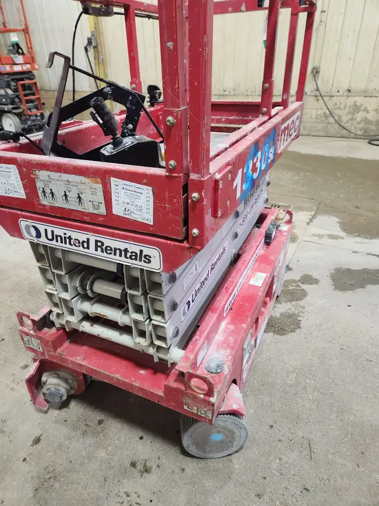 2018 MEC 1330SE Scissor Lift