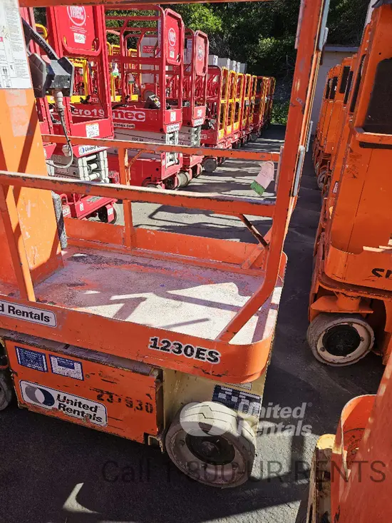 2019 JLG 1230ES Self-Propelled One-Person Lift