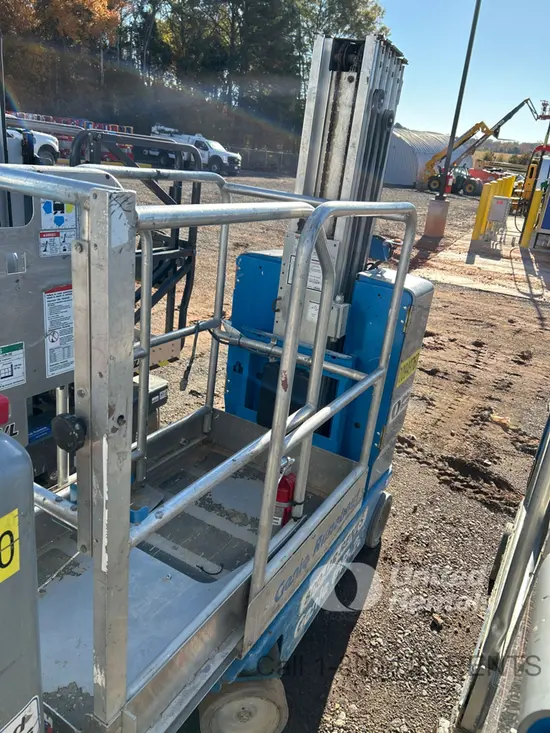 2019 Genie GR-20 Self-Propelled One-Person Lift
