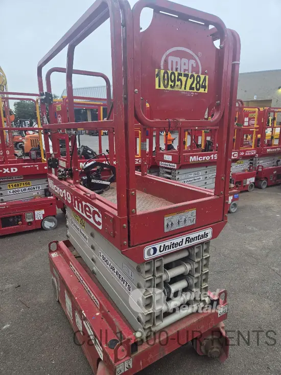 2019 MEC MICRO 19 Scissor Lift