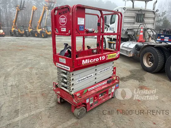 2019 MEC MICRO 19 Scissor Lift