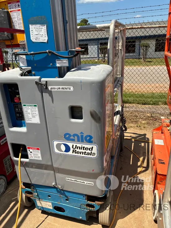 2016 Genie GR-20 Self-Propelled One-Person Lift