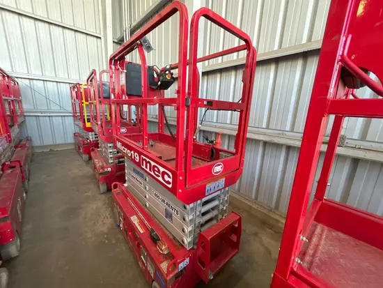 2019 MEC MICRO 19 Scissor Lift