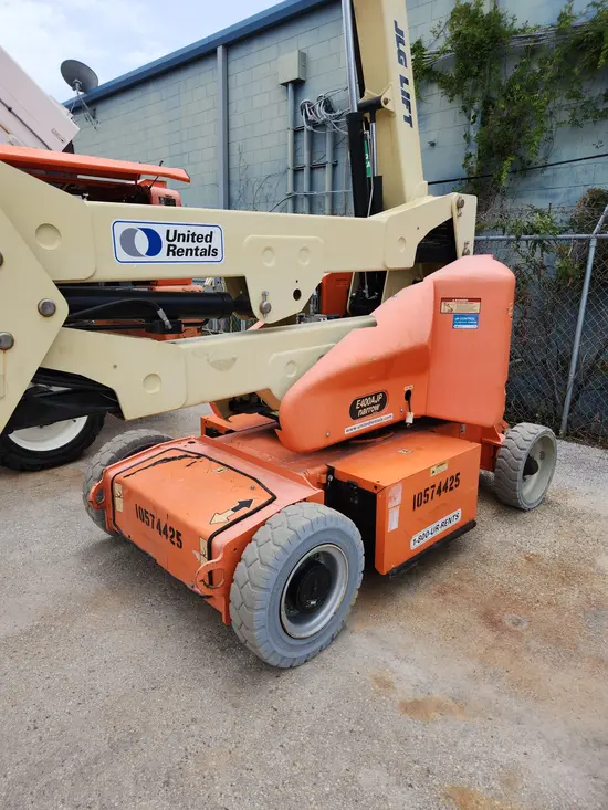 2017 JLG E400AJPN Articulating Boom Lift