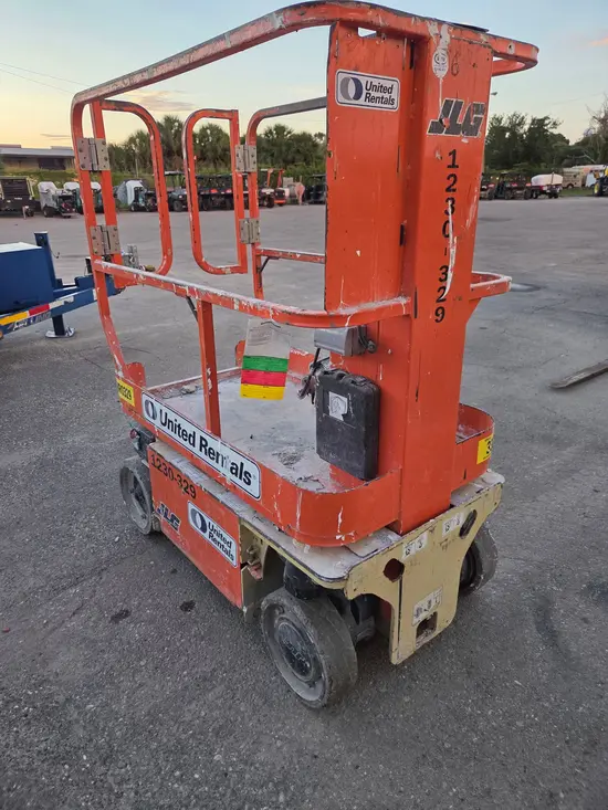 2019 JLG 1230ES Self-Propelled One-Person Lift