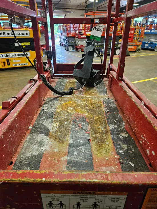 2017 MEC MICRO 19 Scissor Lift