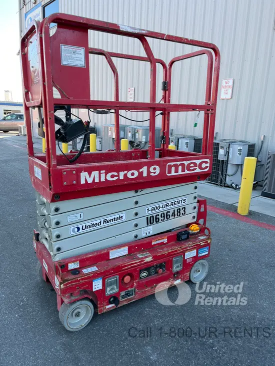 2017 MEC MICRO 19 Scissor Lift