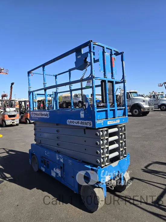 2017 Genie GS-3232 Scissor Lift
