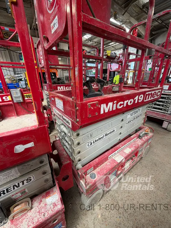 2018 MEC MICRO 19 Scissor Lift