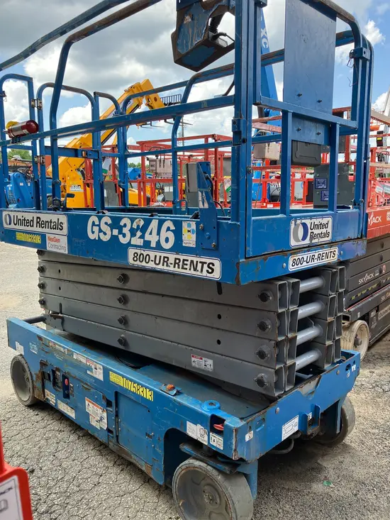2018 Genie GS-3246 Scissor Lift