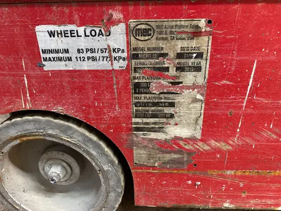 2019 MEC MICRO 19 Scissor Lift