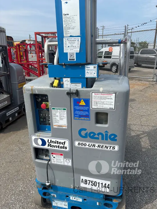 2018 Genie GR-20 Self-Propelled One-Person Lift