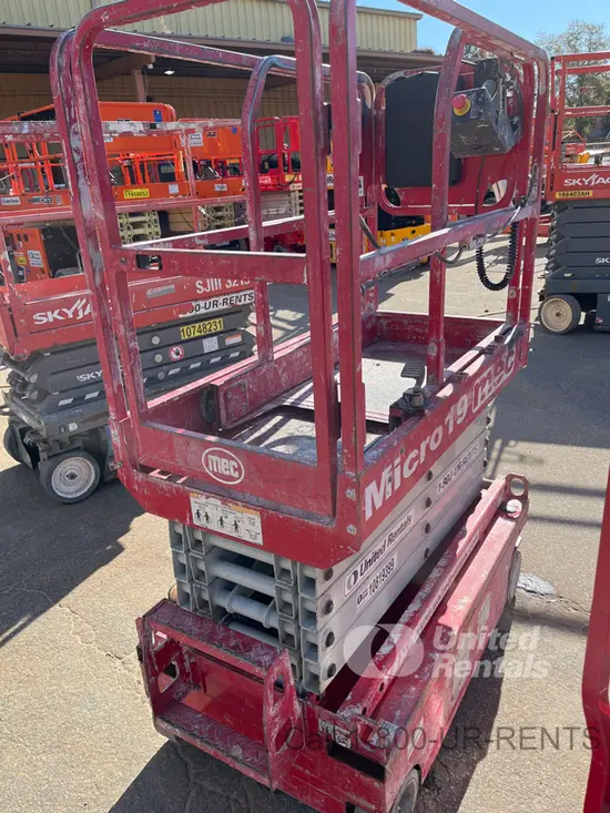 2018 MEC MICRO 19 Scissor Lift