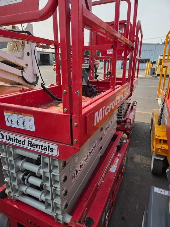 2019 MEC MICRO 19 Scissor Lift