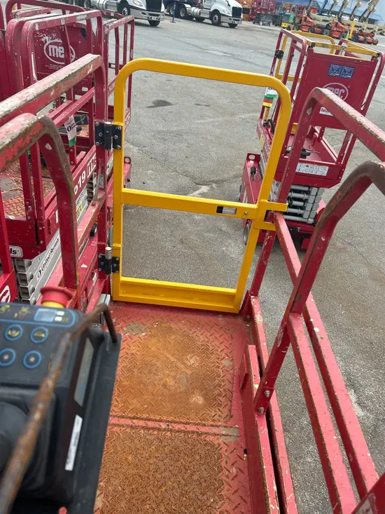 2019 MEC MICRO 19 Scissor Lift