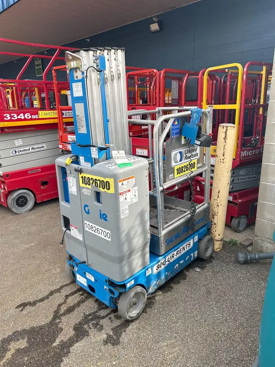2018 Genie GR-20 Self-Propelled One-Person Lift